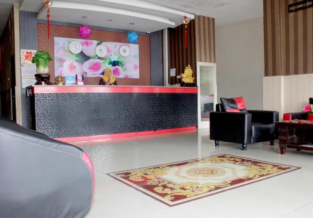 Hotel Permata Макасар Екстериор снимка
