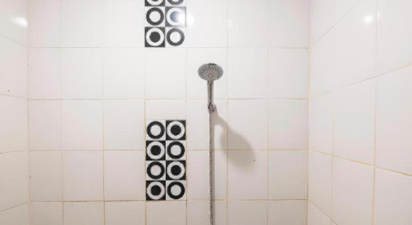 Hotel Permata Макасар Екстериор снимка