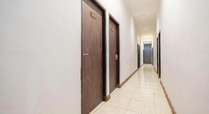 Hotel Permata Макасар Екстериор снимка